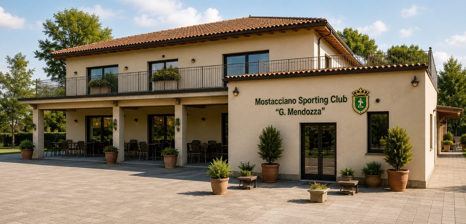 Club house, spogliatoi e lounge bar